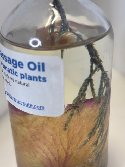 Relaxing massage oil