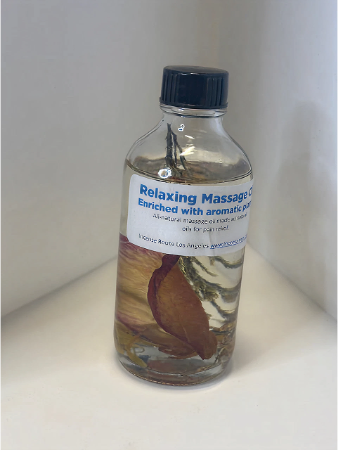 Relaxing massage oil