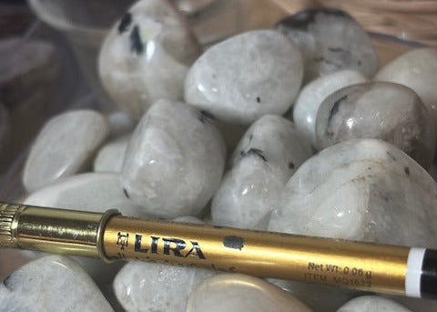 Lira Miss & Mrs 24 Hrs Eye Pencil